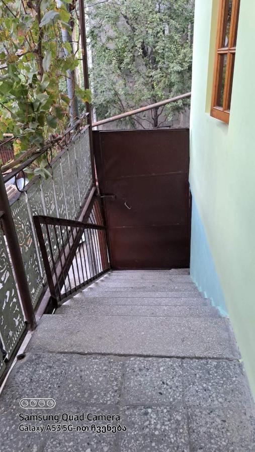 Apartment With A Nice Terrace In Old City Center Tbilisi Zewnętrze zdjęcie